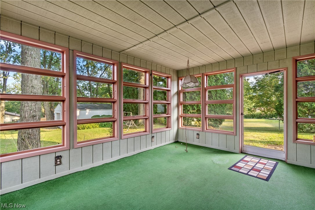 120 Lester Road New Franklin, OH 44319 - Photo 20 of 24 View of sunroom / solarium
