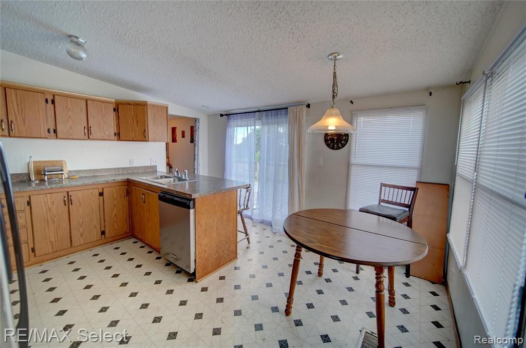 5407 Hollenbeck Road Columbiaville, MI 48421 - Photo 12 of 31