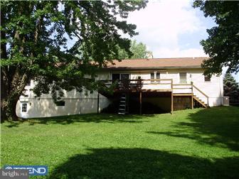 330 Zynn Road Downingtown, PA 19335 - Photo 2 of 12 Exterior Back