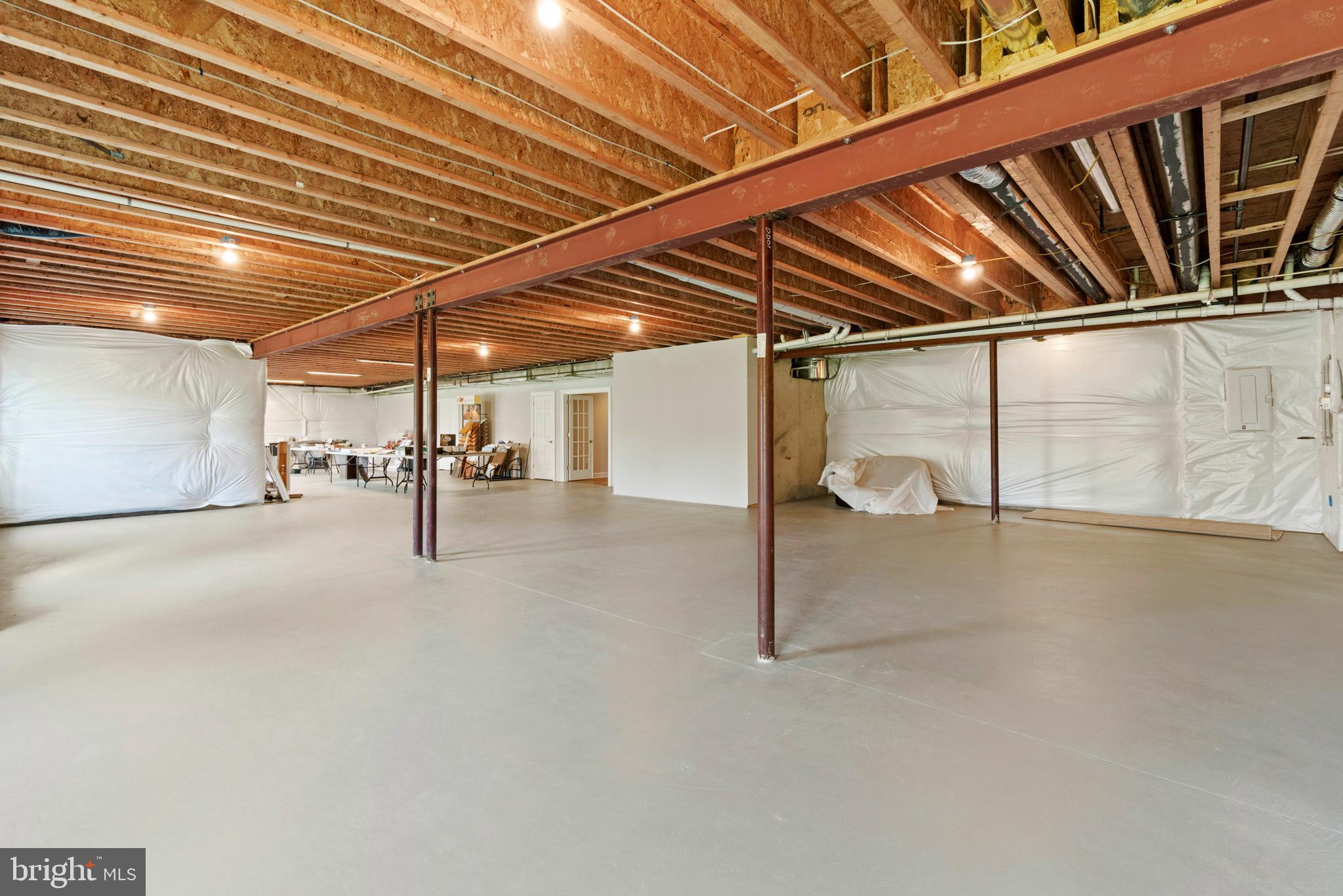 13725 Orlando Road Nokesville, VA 20181 - Photo 59 of 65 a view of a indoor garage