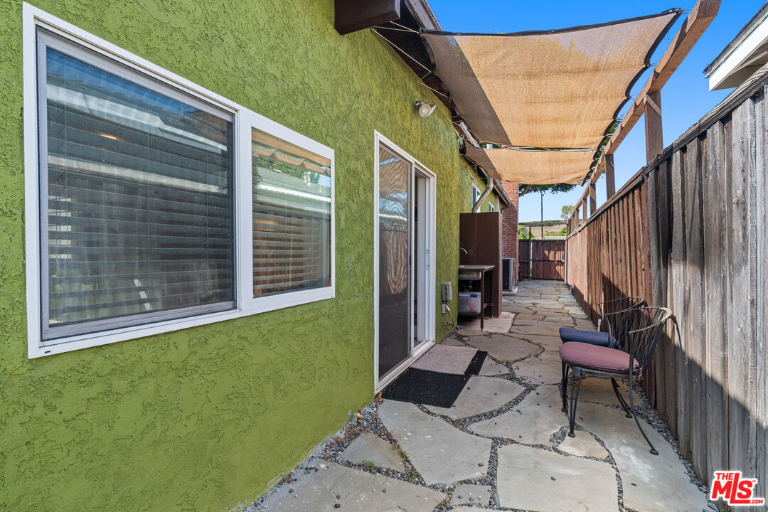 4352 Globe Avenue Culver City, CA 90230 - Photo 26 of 30 a view of outdoor space and porch
