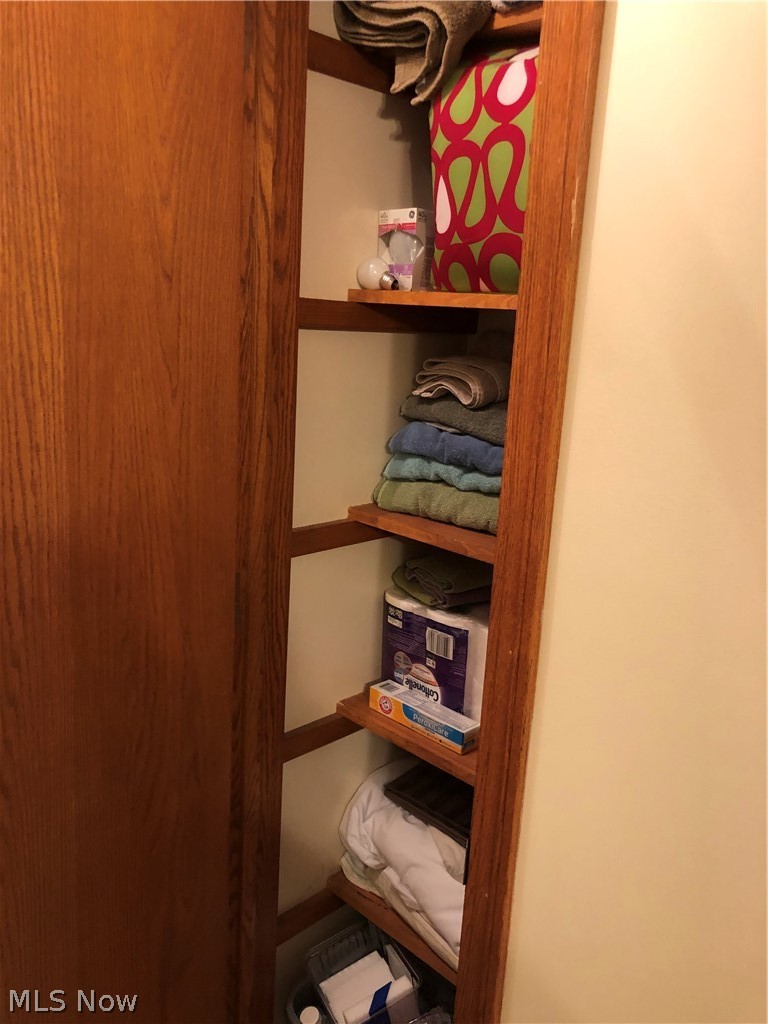 68185 Old Twenty One Road Cambridge, OH 43725 - Photo 17 of 33 Linen closet in hallway