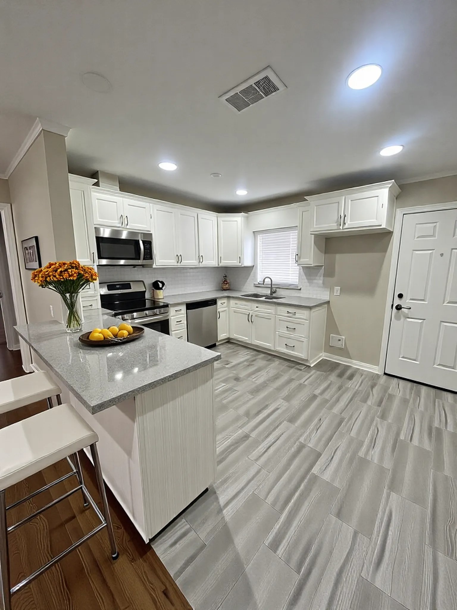 6708 St Augustine Street Houston, TX 77021 - Photo 4 of 23 AI STAGED