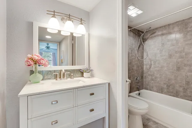 $99,000 | 12014 Greenway Circle South, Unit 109, Royal Palm Beach, FL 33411