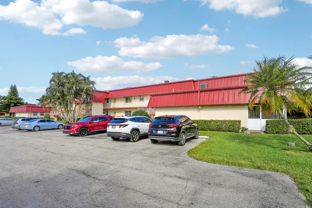 $99,000 | 12014 Greenway Circle South, Unit 109, Royal Palm Beach, FL 33411