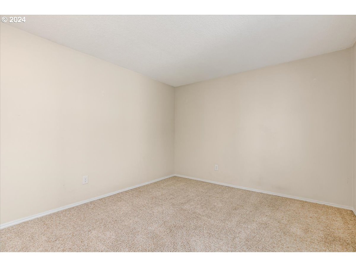 10570 Southwest Windsor Court Portland, OR 97223 - Photo 22 of 35 a view of an empty room