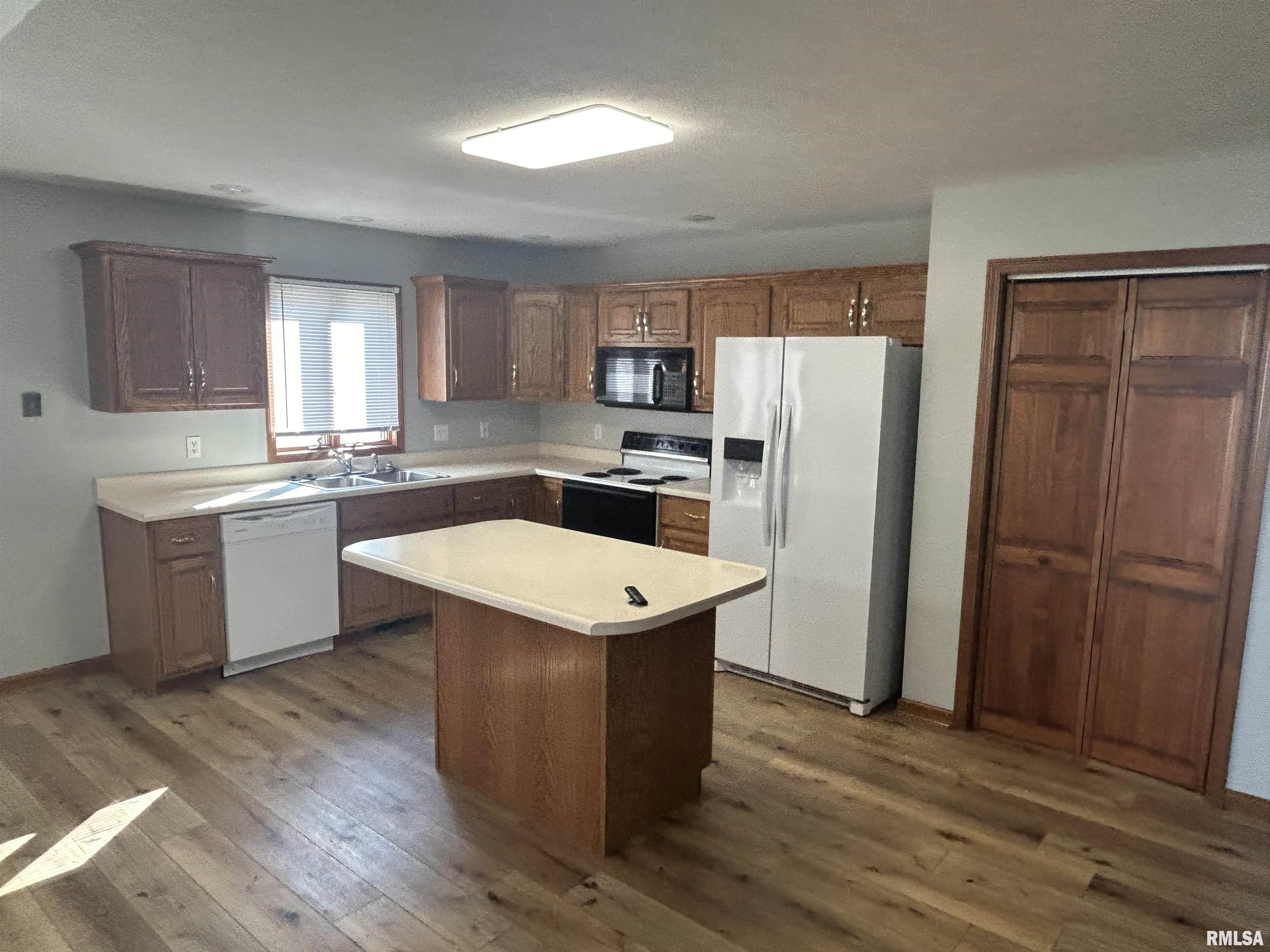 2304 Cormorant Drive Springfield, IL 62711 - Photo 3 of 17