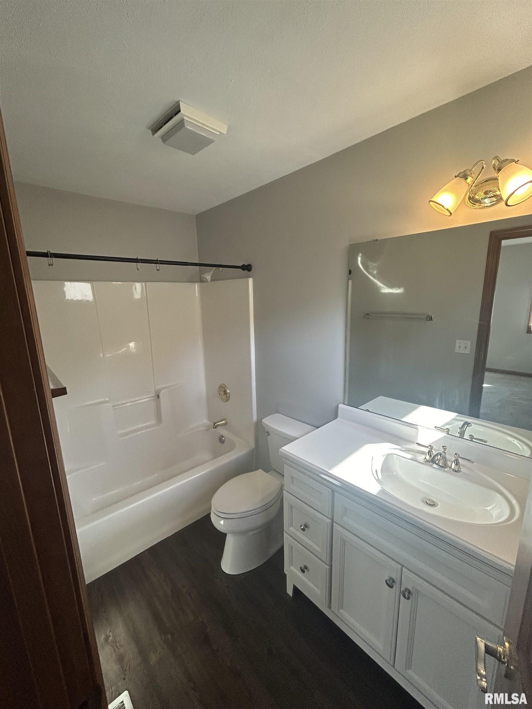 2304 Cormorant Drive Springfield, IL 62711 - Photo 9 of 17
