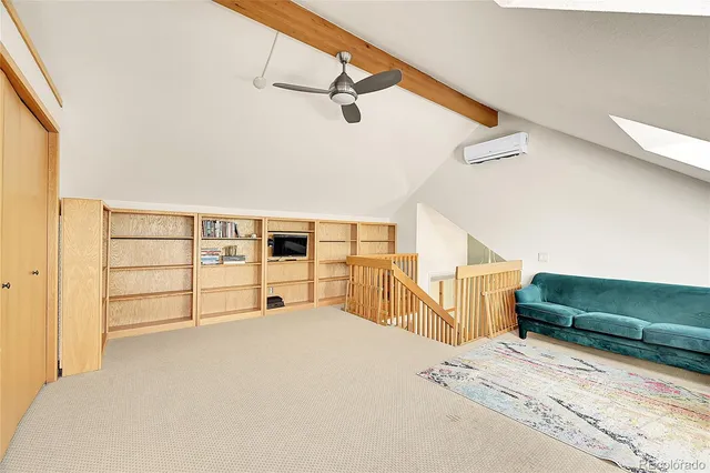 a view of livingroom with furniture