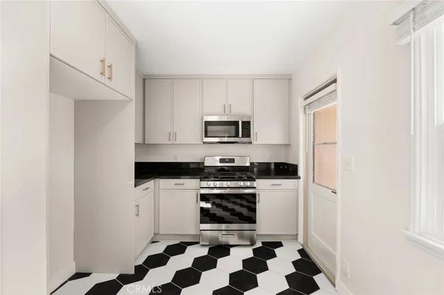 $1,525,000 | 2155 Euclid Avenue, Long Beach, CA 90815