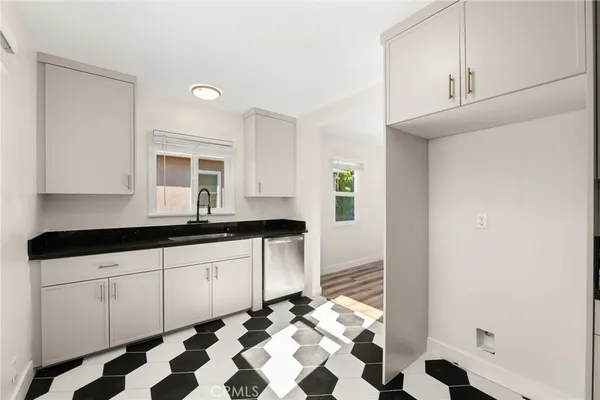 $1,525,000 | 2155 Euclid Avenue, Long Beach, CA 90815