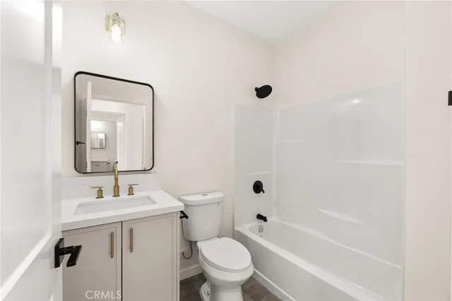 $1,525,000 | 2155 Euclid Avenue, Long Beach, CA 90815