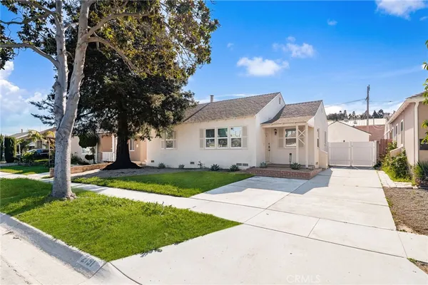 $1,525,000 | 2155 Euclid Avenue, Long Beach, CA 90815