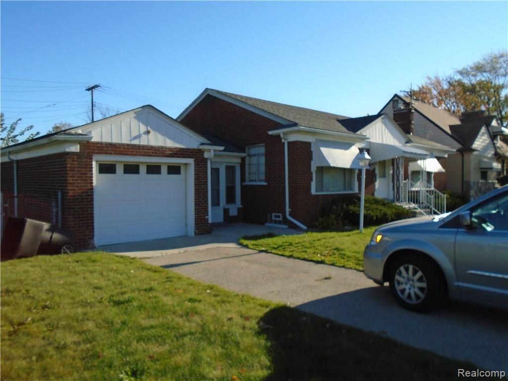 21537 Moross Road Grosse Pointe, MI 48236 - Photo 3 of 9 DSC00055.JPG