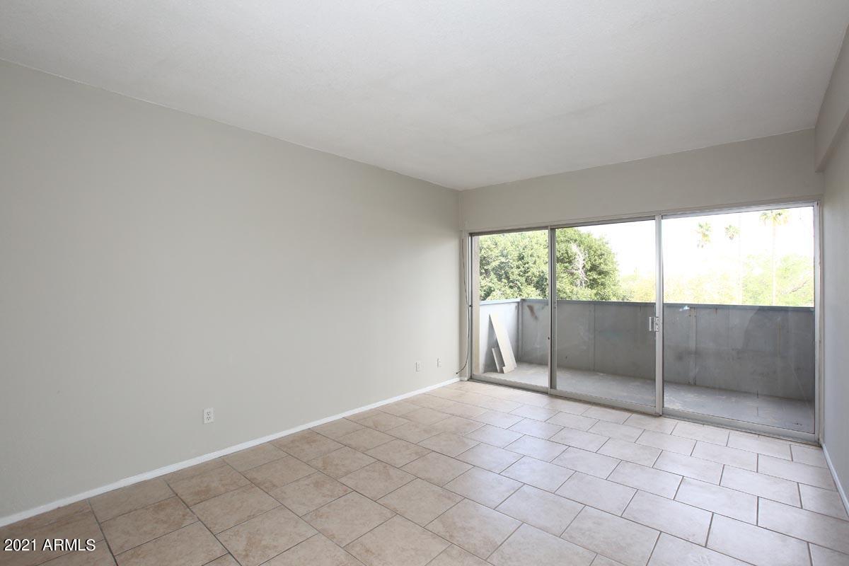 353 East Thomas Road, Unit C406 Phoenix, AZ 85012 - Photo 3 of 31 Great Room2