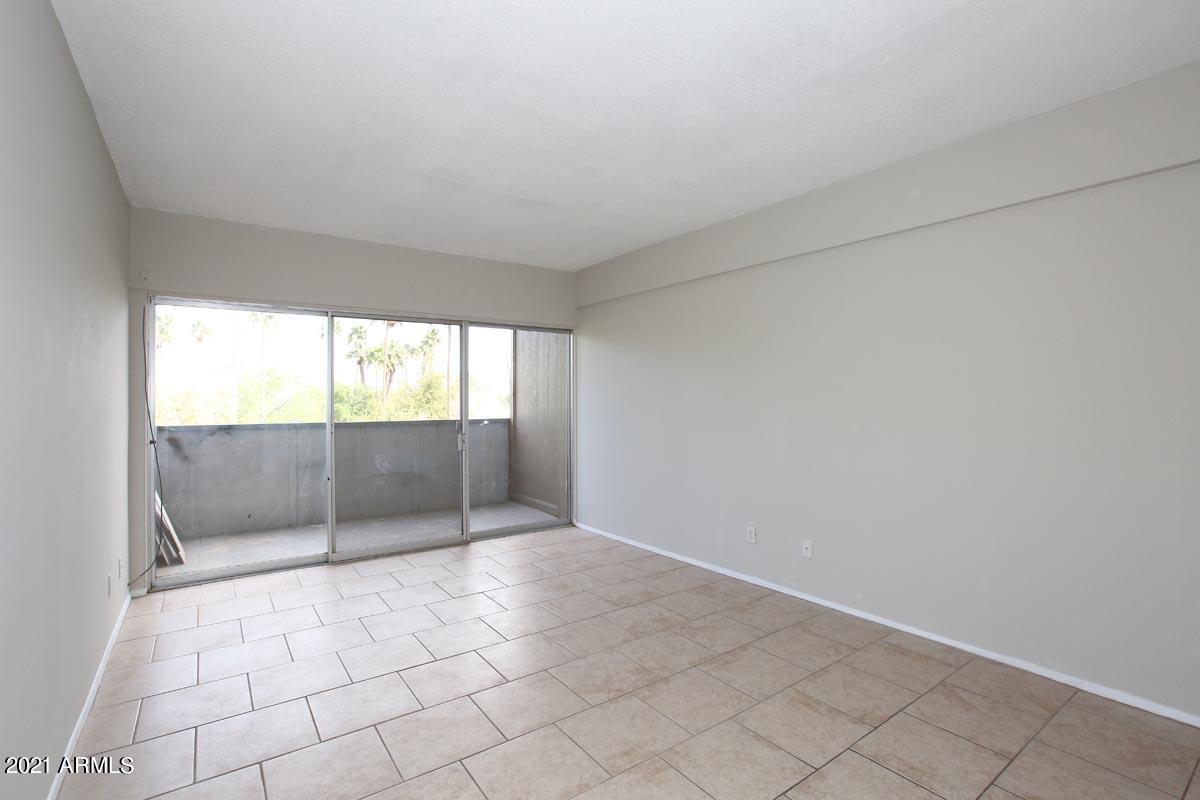 353 East Thomas Road, Unit C406 Phoenix, AZ 85012 - Photo 5 of 31 Great Room