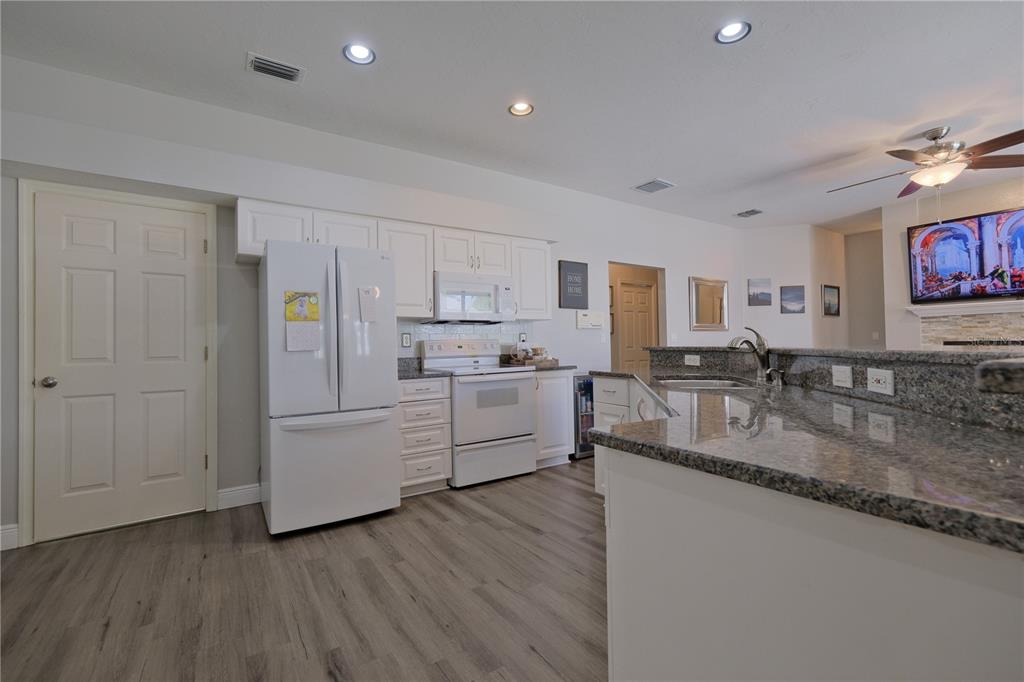 594 Pine Ranch East Road Osprey, FL 34229 - Photo 17 of 57 Gallery Image 17