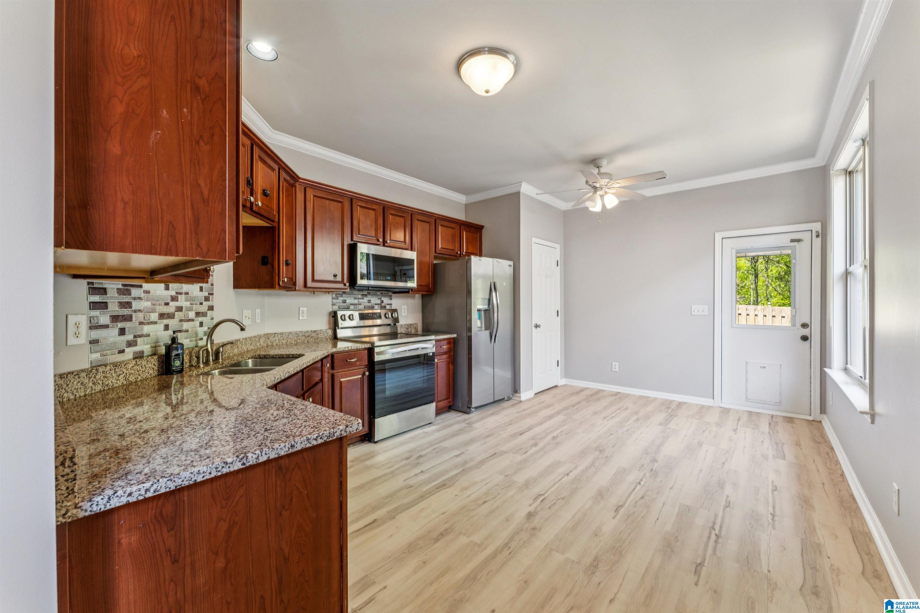 5723 Park Side Road Hoover, AL 35244 - Photo 7 of 38