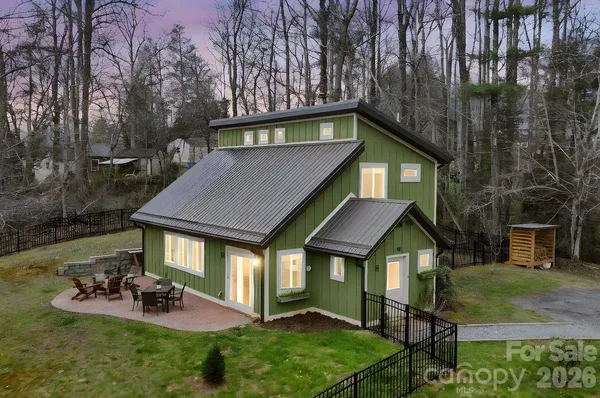 $639,000 | 14 Sunny Hollow Lane, Fairview, NC 28730