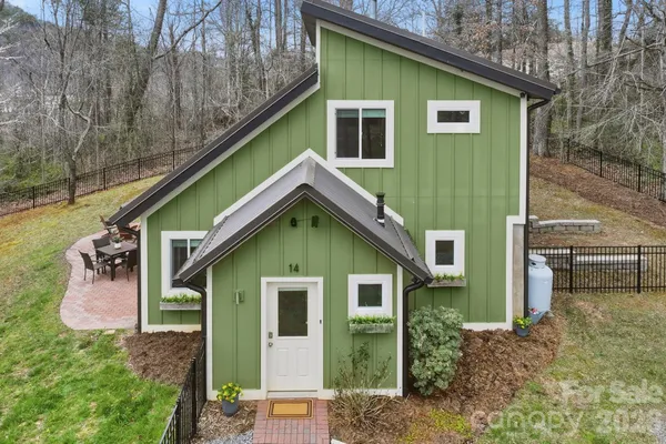 $639,000 | 14 Sunny Hollow Lane, Fairview, NC 28730
