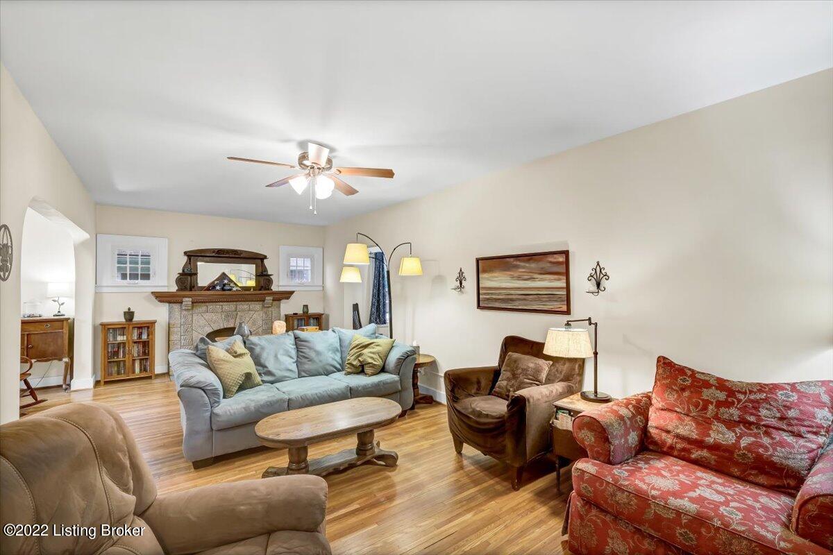 911 Greenleaf Road Louisville, KY 40213 - Photo 11 of 44 11-911 Greenleaf Rd-110