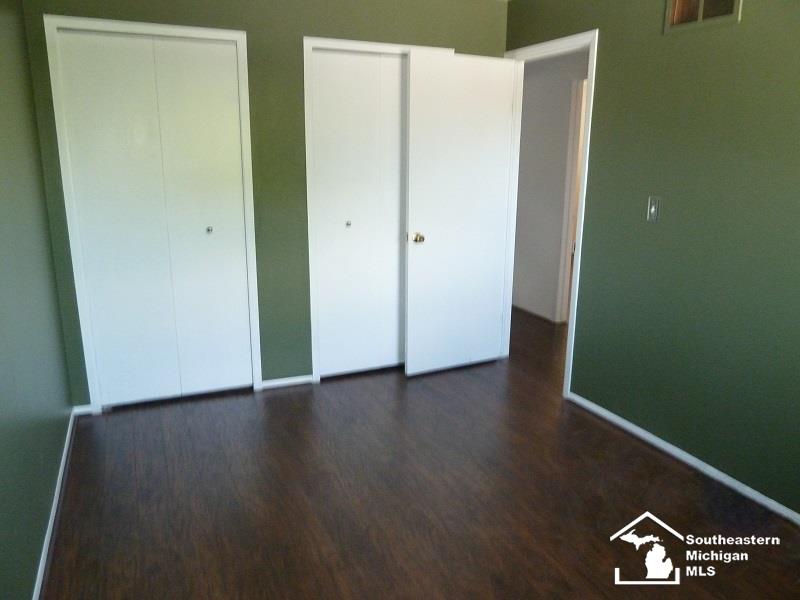 12607 Ronda Southgate, MI 48195 - Photo 15 of 22 31255758-14.JPG