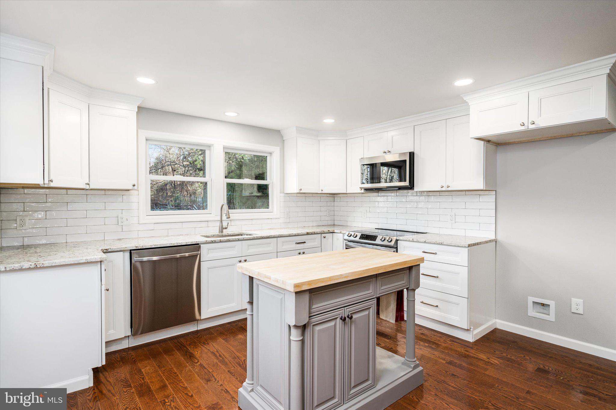 4002 Bridgeboro Road Delran, NJ 08057 - Photo 4 of 38