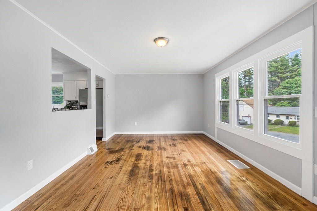 29 Riley Road Northborough, MA 01532 - Photo 6 of 24 Gallery Image 6