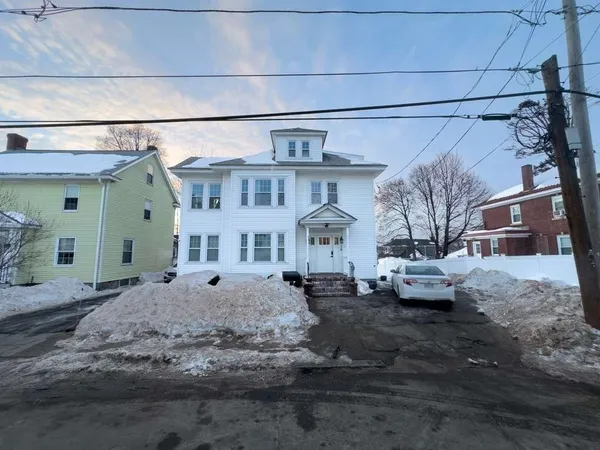 $2,000 | 16 Campo Seco Street, Unit 3, Lawrence, MA 01841