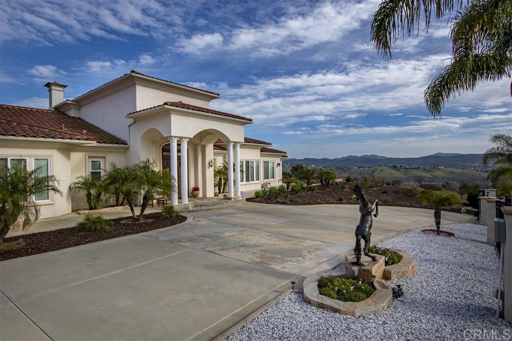 4360 Fallsbrae Road Fallbrook, CA 92028 - Photo 3 of 25