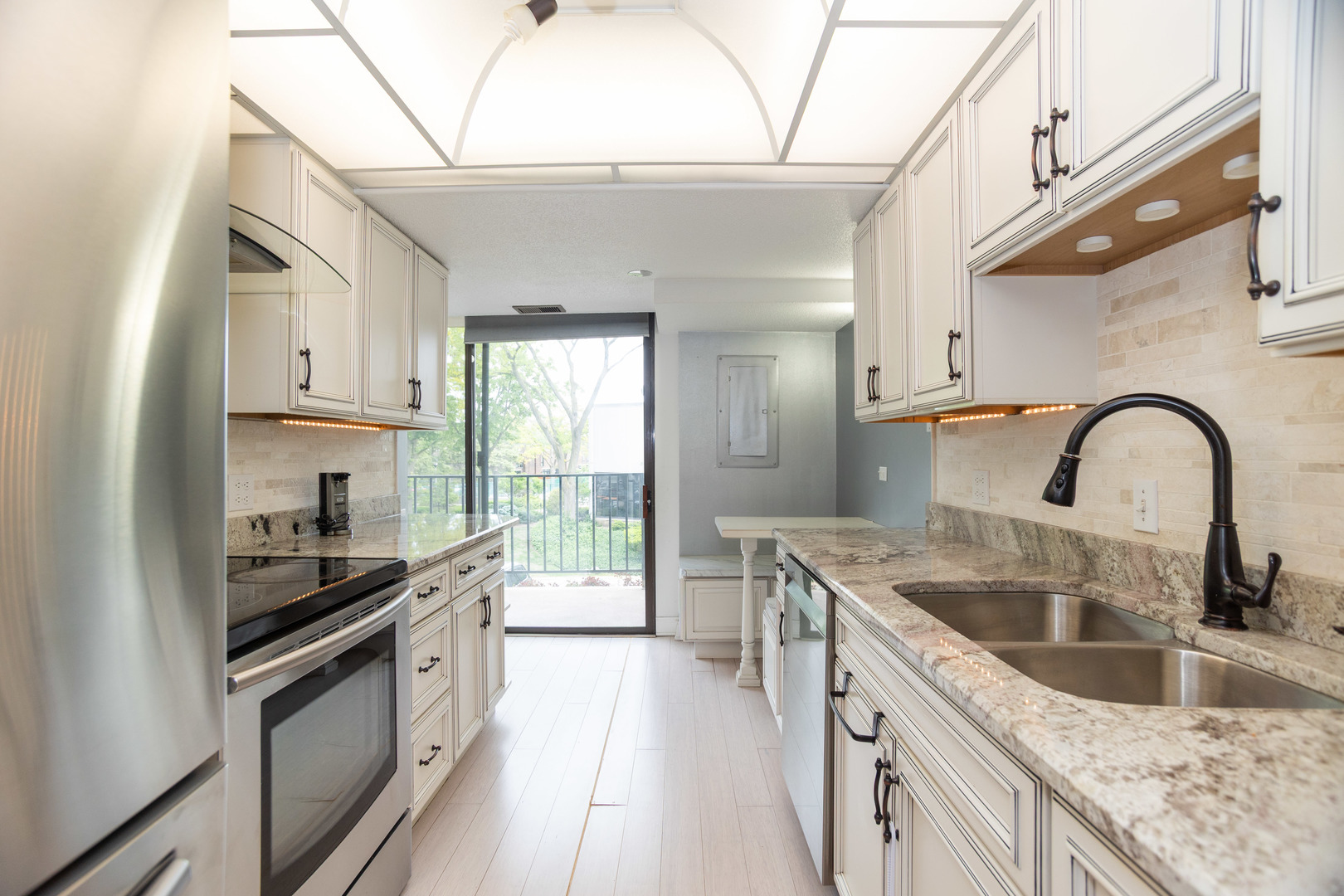 2 South Atrium Way, Unit 208 Elmhurst, IL 60126 - Photo 12 of 26