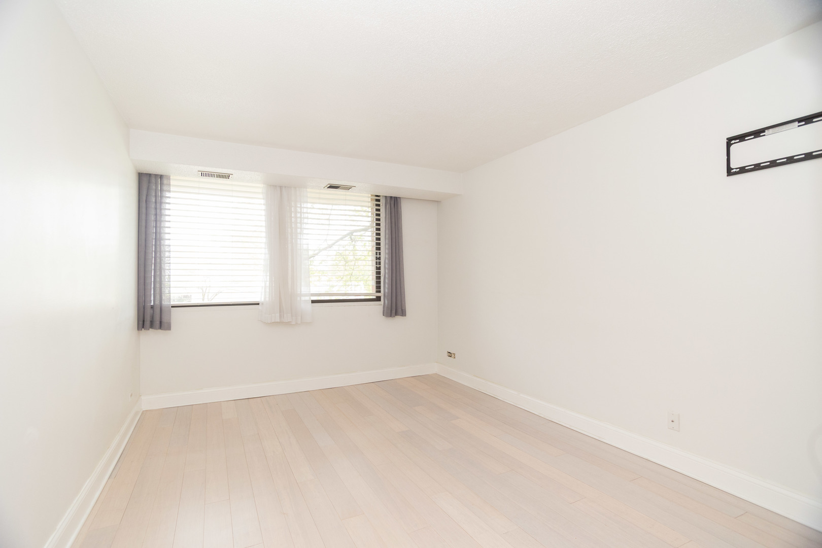 2 South Atrium Way, Unit 208 Elmhurst, IL 60126 - Photo 13 of 26