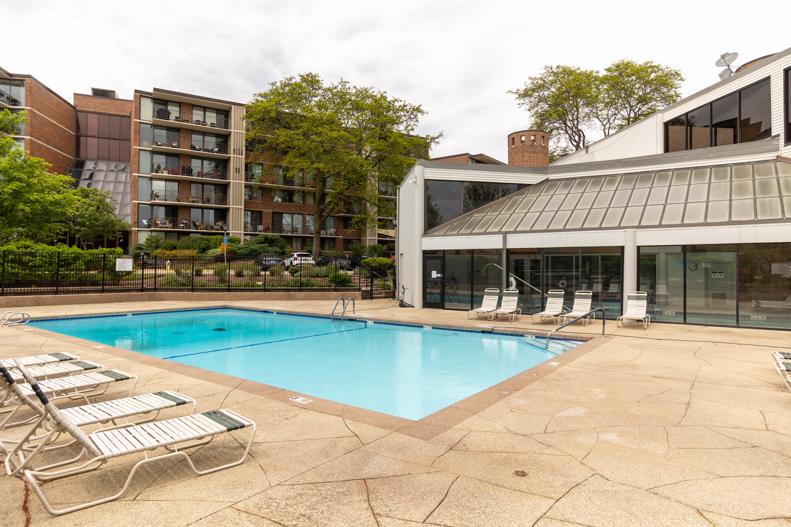 2 South Atrium Way, Unit 208 Elmhurst, IL 60126 - Photo 18 of 26