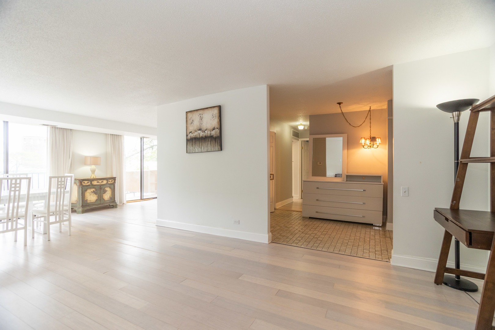 2 South Atrium Way, Unit 208 Elmhurst, IL 60126 - Photo 4 of 26