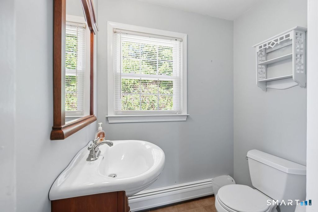 152 Holmes Road Ridgefield, CT 06877 - Photo 18 of 39