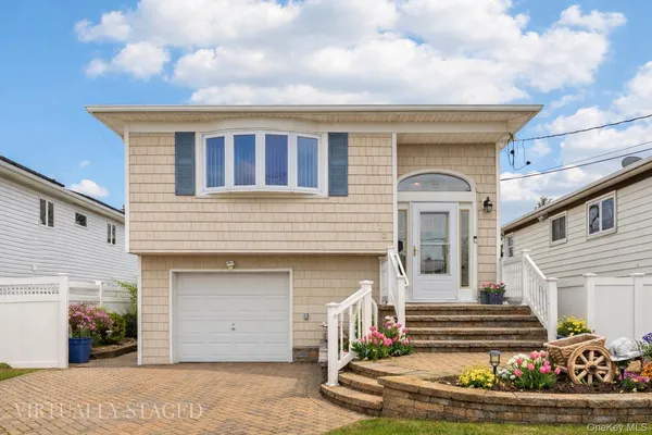 $799,000 | 108 Lee Avenue, Babylon, NY 11702