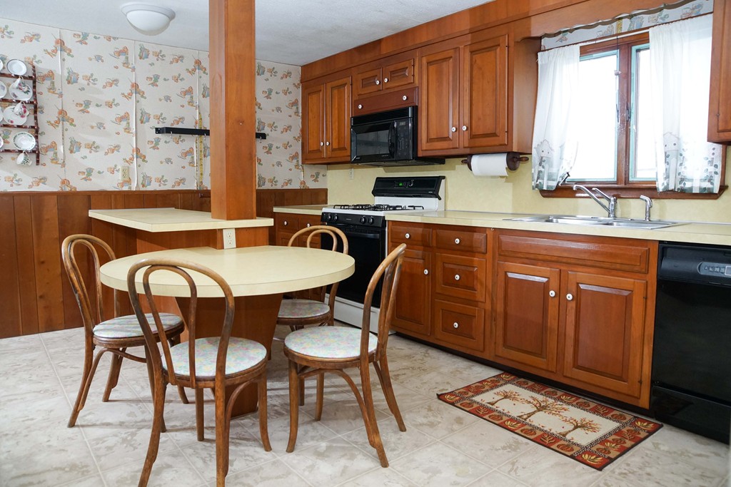 183 State Road Dartmouth, MA 02747 - Photo 7 of 22 Gallery Image 7