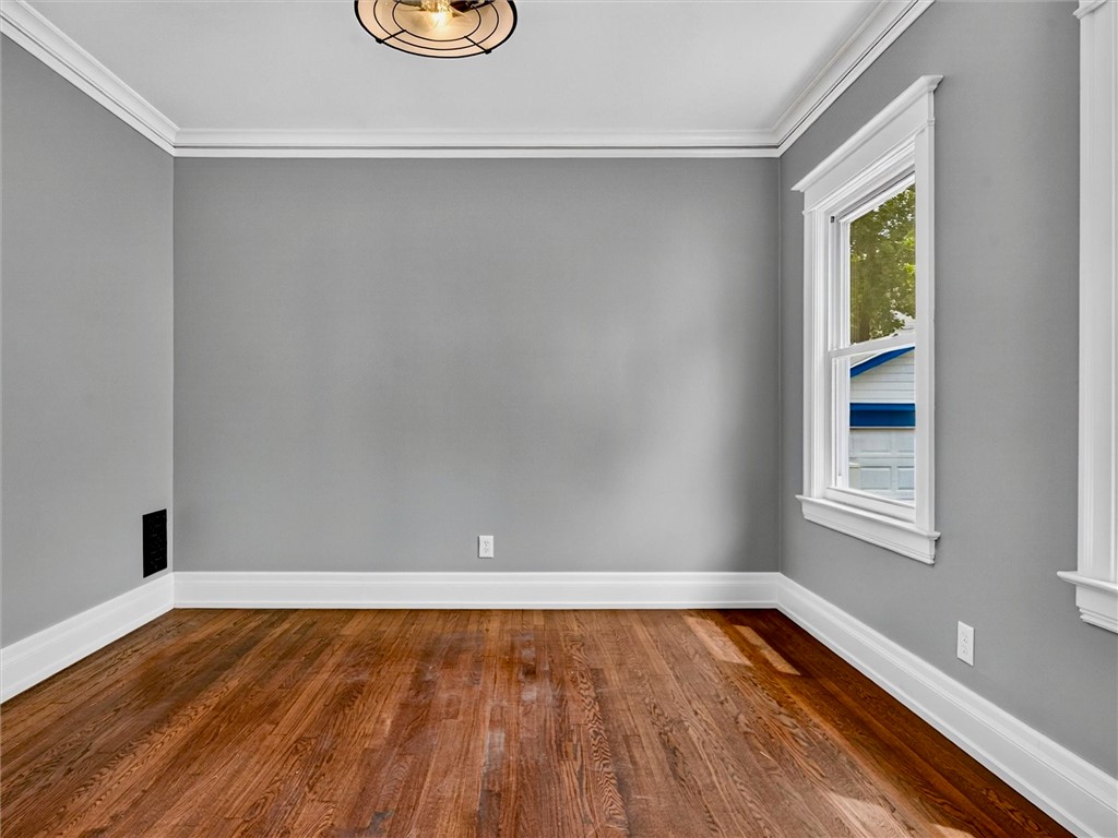 132 Mulberry Street Rochester, NY 14620 - Photo 9 of 50 Dining room