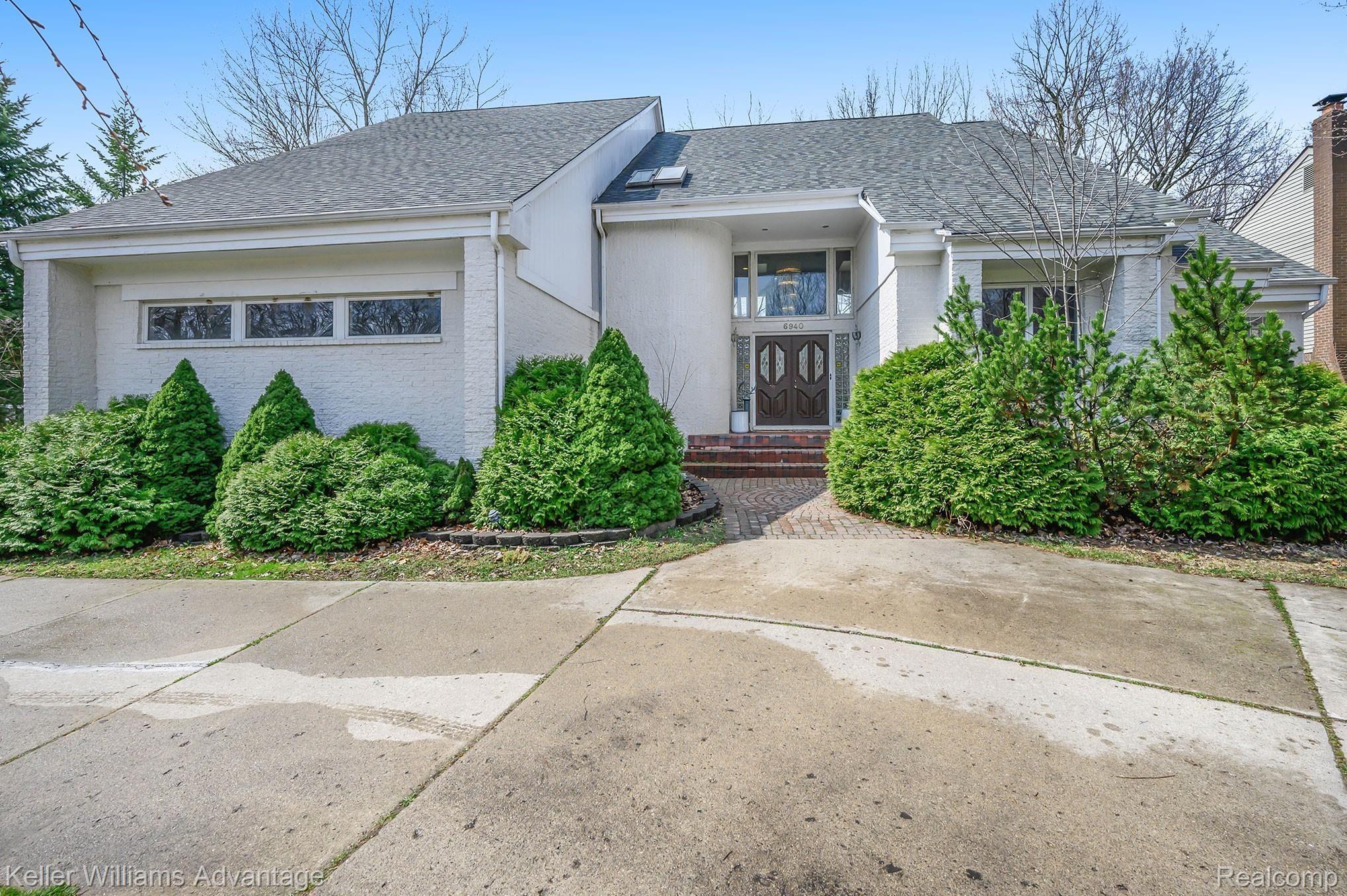 6940 Drake Road West Bloomfield, MI 48322 - Photo 35 of 59 6940-Drake_70.jpg