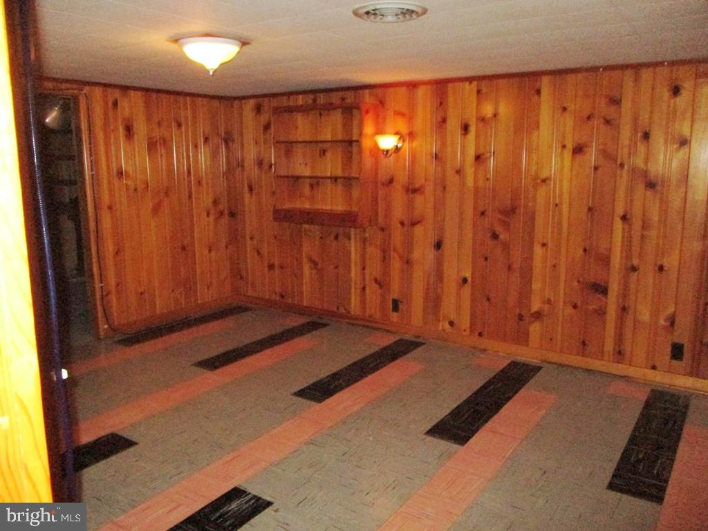 901 Hanover Road York, PA 17408 - Photo 27 of 43