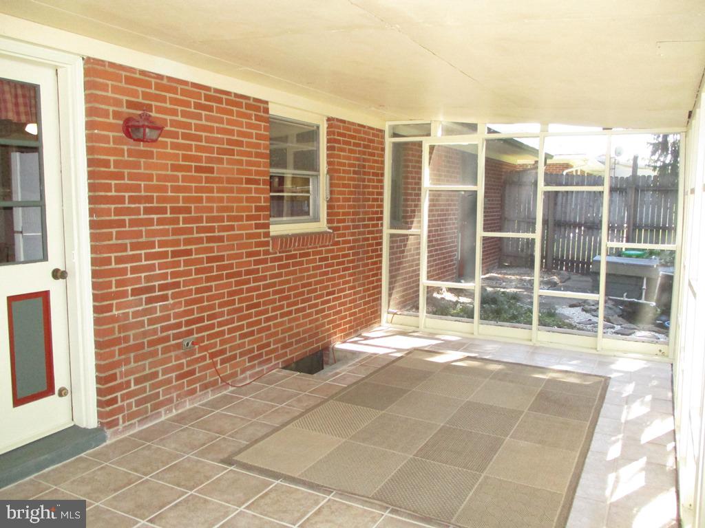 901 Hanover Road York, PA 17408 - Photo 32 of 43