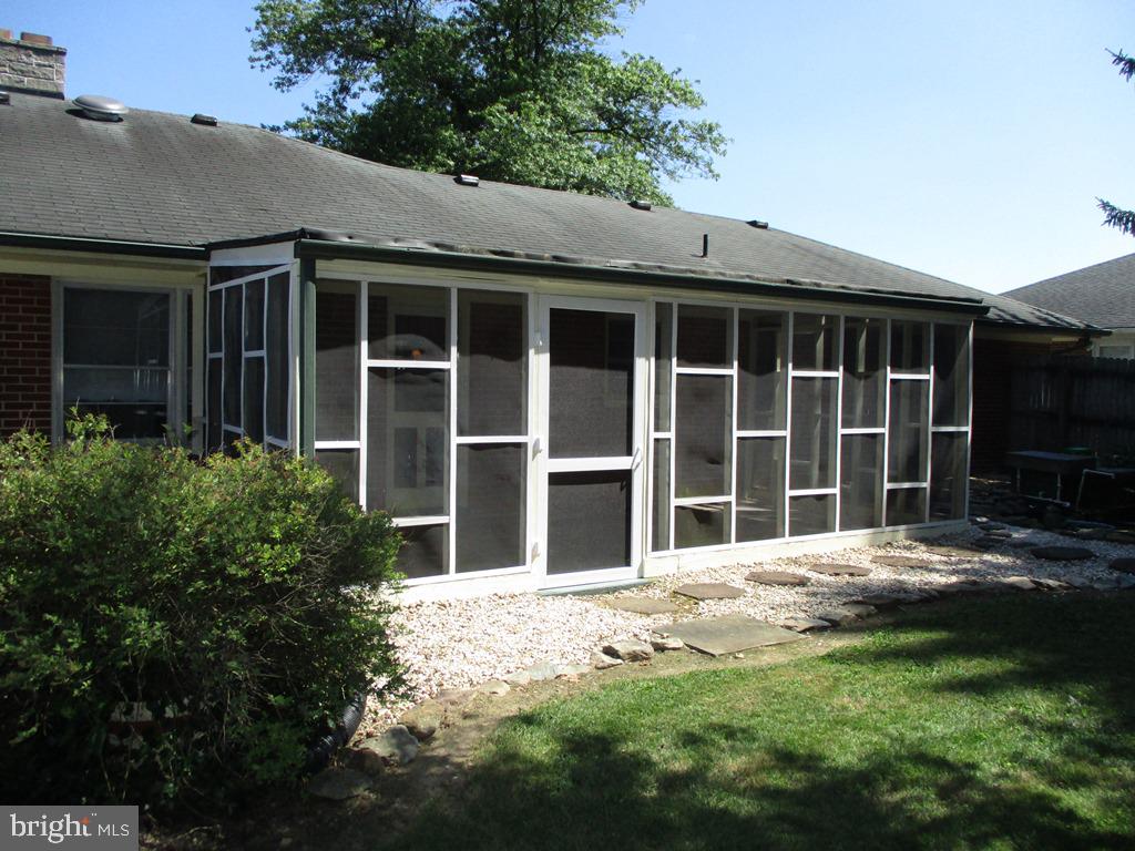 901 Hanover Road York, PA 17408 - Photo 35 of 43