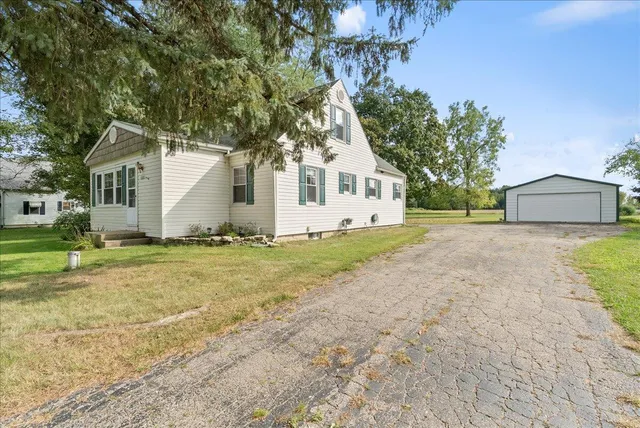 $255,000 | 10101 Carpenter Road, Flushing, MI 48433
