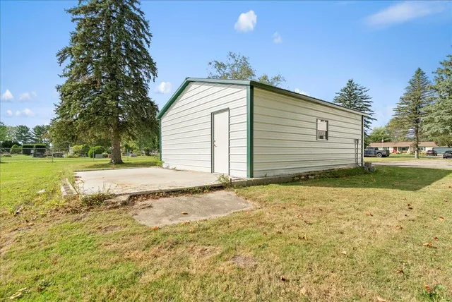 $255,000 | 10101 Carpenter Road, Flushing, MI 48433