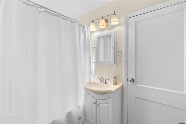 $255,000 | 10101 Carpenter Road, Flushing, MI 48433