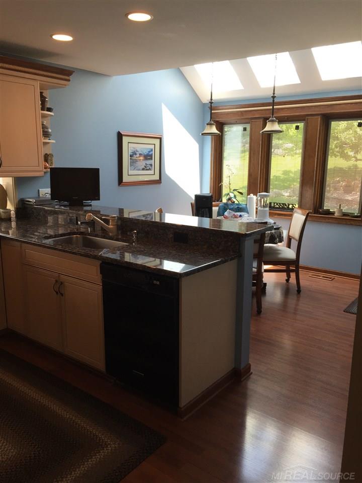 2070 Reagan Drive Rochester Hills, MI 48309 - Photo 8 of 28