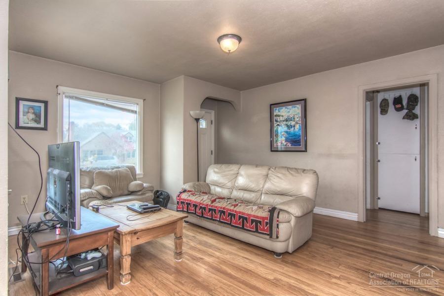 634 Southwest 14th Street Redmond, OR 97756 - Photo 5 of 24 Additional Photo