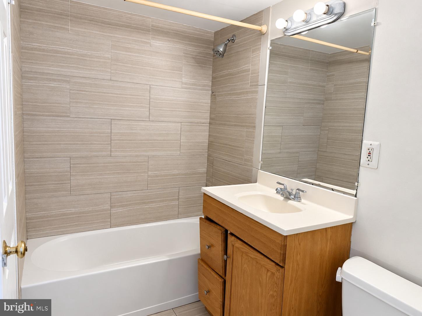 2300 Freetown Court, Unit 2B Reston, VA 20191 - Photo 15 of 23 Gallery Image 15