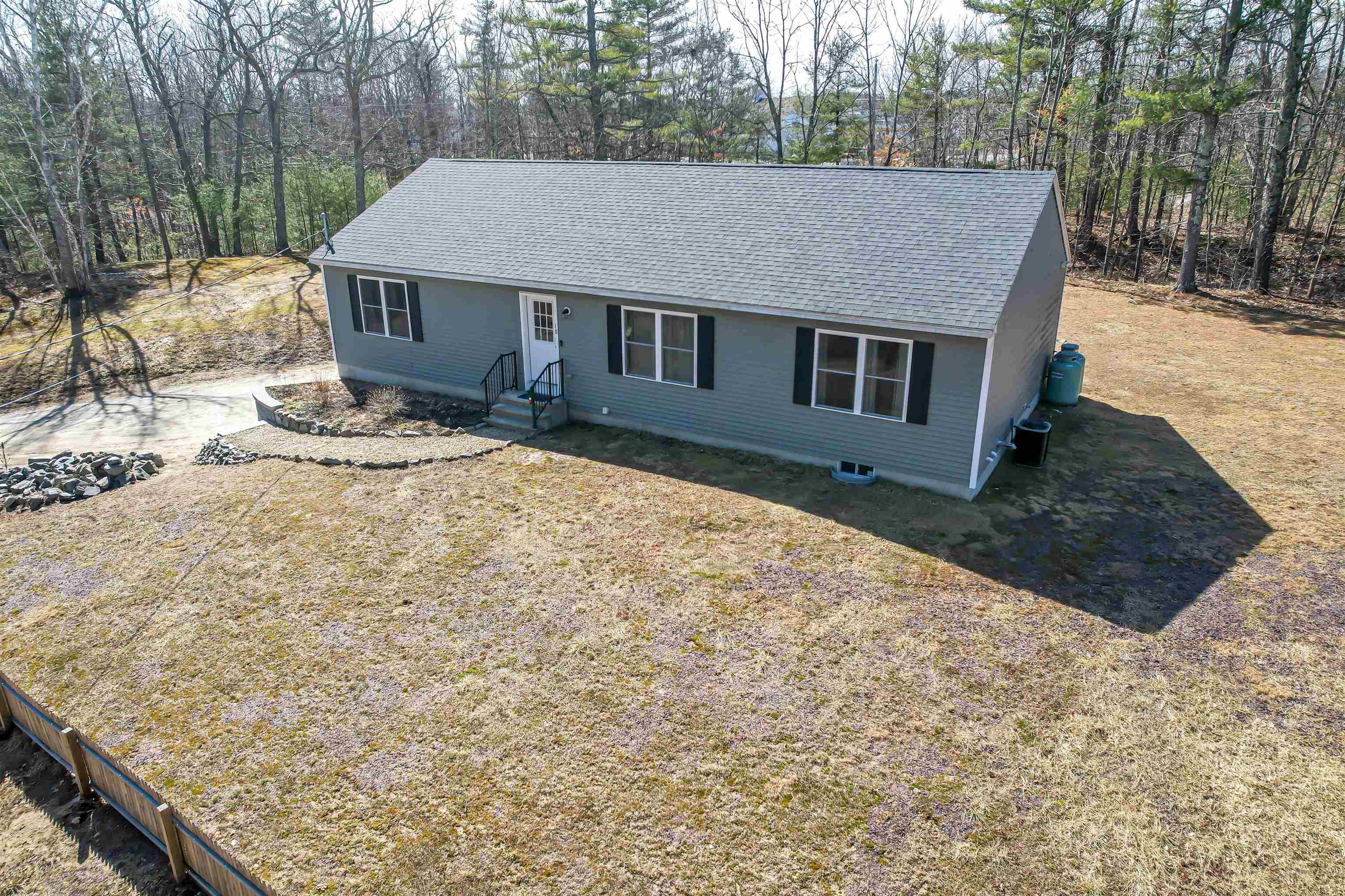 10 Little Falls Bridge Road Rochester, NH 03867 - Photo 1 of 53