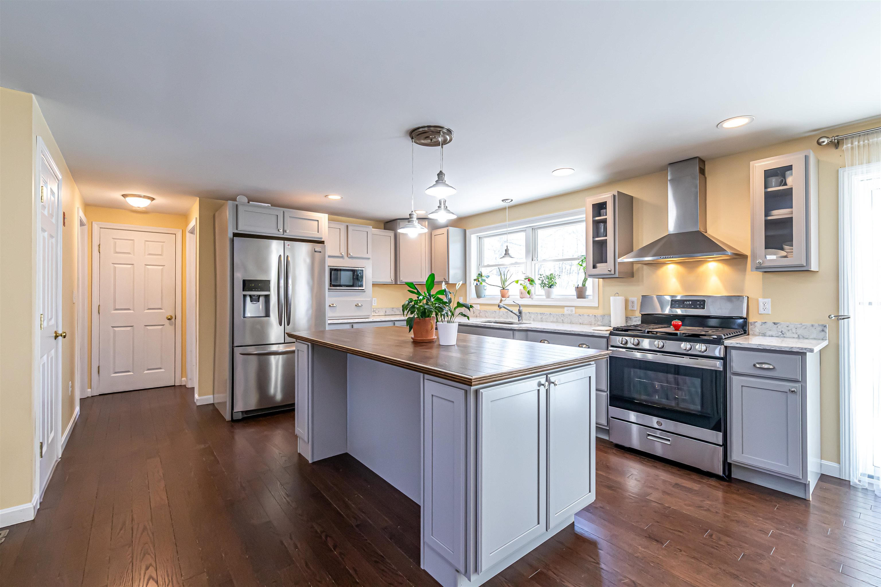 10 Little Falls Bridge Road Rochester, NH 03867 - Photo 4 of 53